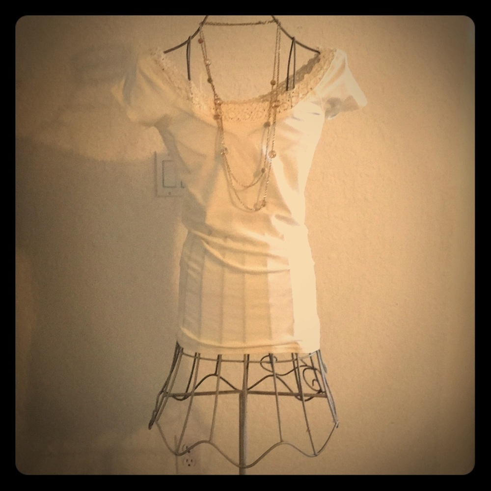 Scooo neck shirt